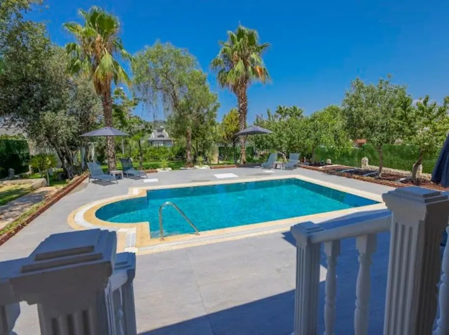 פאטהיה Villa Derin Su